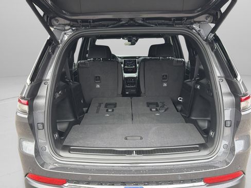 New 2026 Jeep Grand Cherokee L 2WD image 23