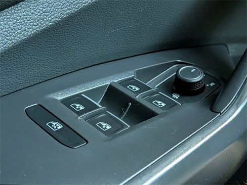 Certified 2025 Volkswagen Jetta Sport image 27