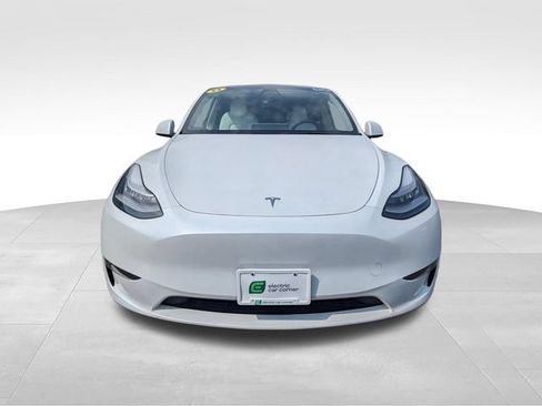 Used 2023 Tesla Model Y Long Range AWD/4WD image 2