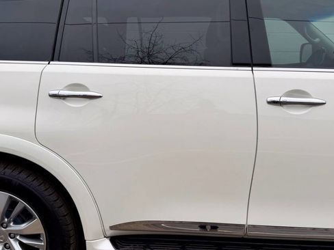 Used 2016 INFINITI QX80 4WD w/ Signature Edition Package image 17