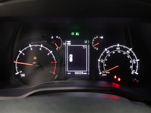 Used 2024 Toyota 4Runner SR5 AWD/4WD image 37
