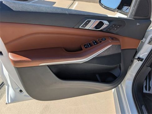 Used 2019 BMW X5 xDrive40i w/ M Sport Package image 13