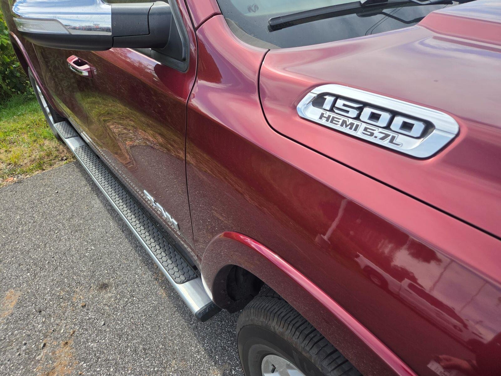 Used 2019 RAM 1500 Laramie AWD/4WD image 6