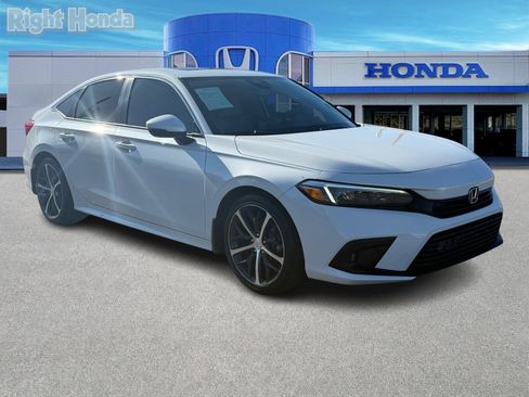 Used 2024 Honda Civic Touring image 9