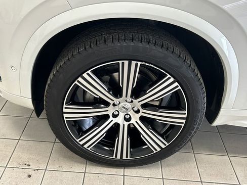 Certified 2024 Volvo XC90 B6 Ultimate image 8