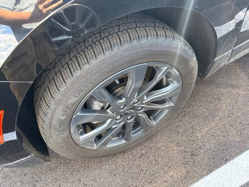 Used 2022 Chevrolet Equinox RS w/ Infotainment Package FWD image 17