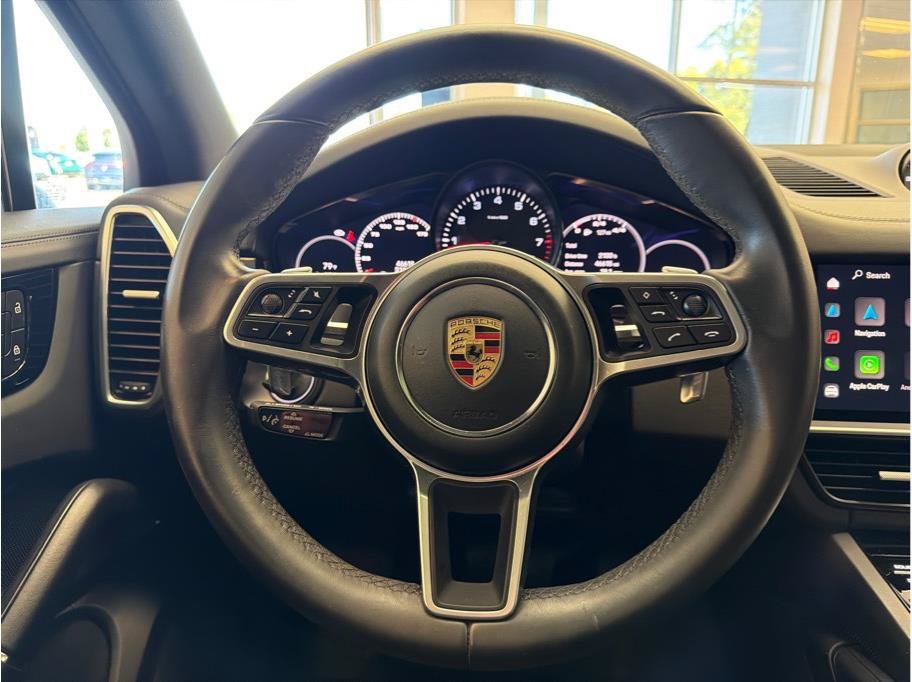 Used 2023 Porsche Cayenne AWD/4WD image 15