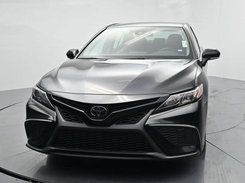 Used 2024 Toyota Camry SE FWD image 3