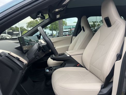 Used 2024 BMW iX xDrive50 w/ Convenience Package AWD/4WD image 16