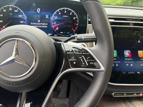 Used 2024 Mercedes-Benz E 350 4MATIC Sedan image 36