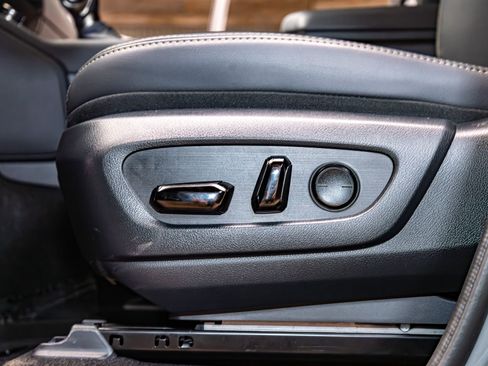 Used 2025 Lexus GX 550 image 21