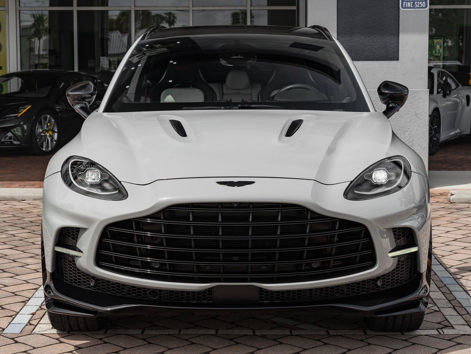Used 2025 Aston Martin DBX 707 AWD/4WD image 38