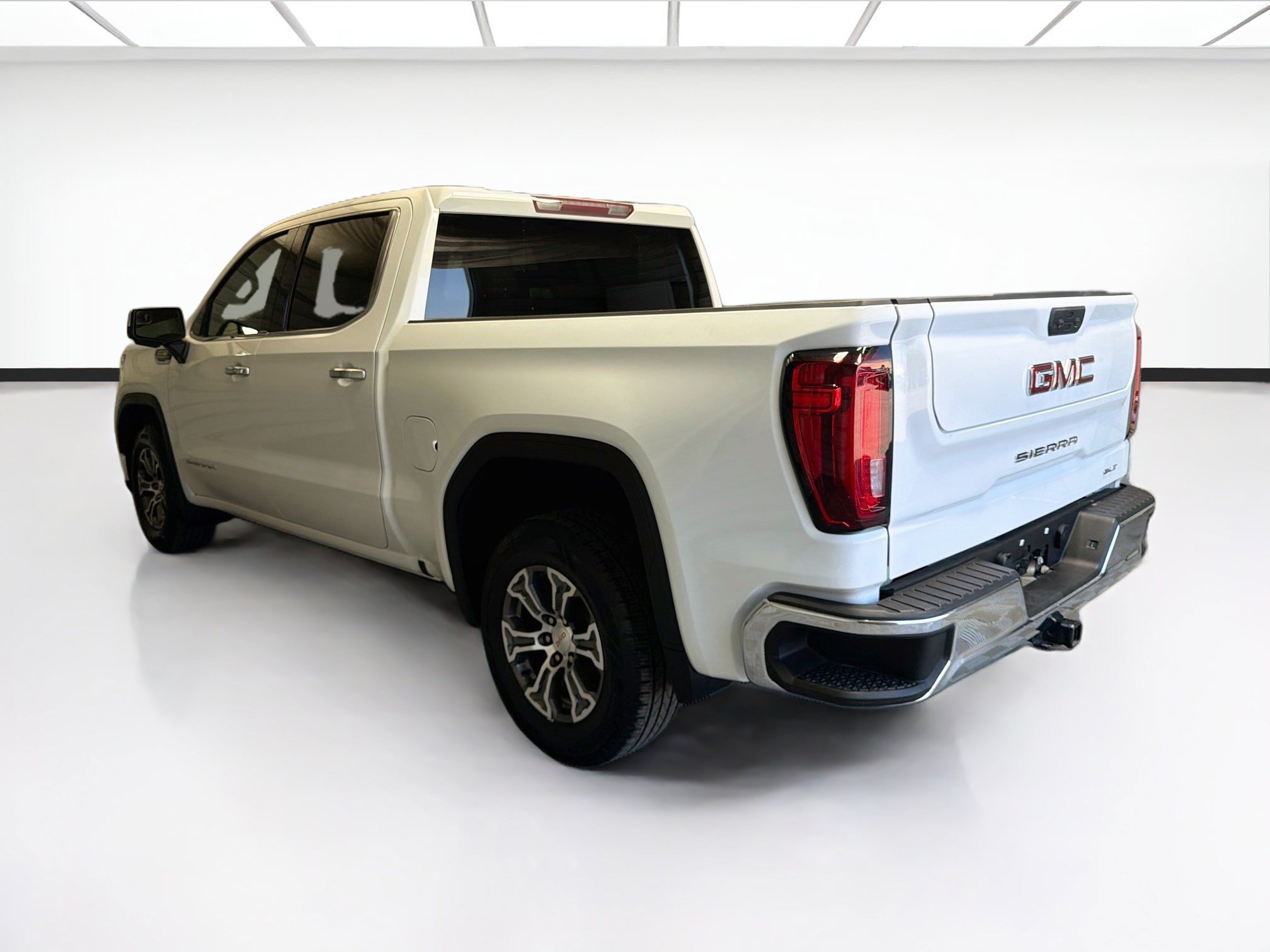 Used 2025 GMC Sierra 1500 SLT RWD image 6