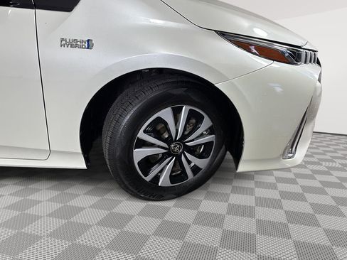 Used 2020 Toyota Prius Prime LE image 7