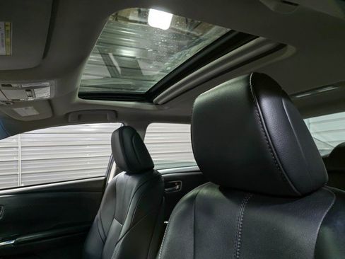 Used 2018 Toyota Avalon XLE Premium image 17