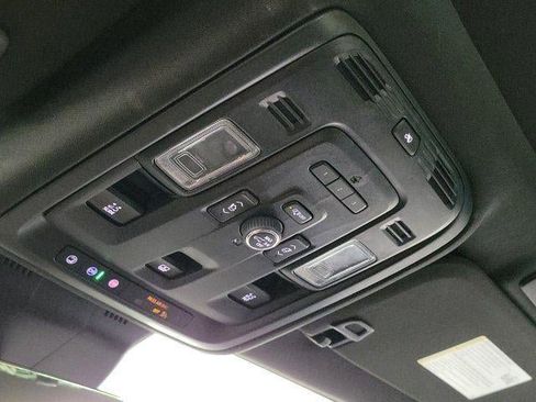 Certified 2022 Cadillac Escalade Premium Luxury image 32