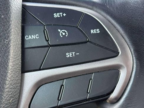 Used 2019 Jeep Grand Cherokee Limited w/ Trailer Tow Group IV AWD/4WD image 23