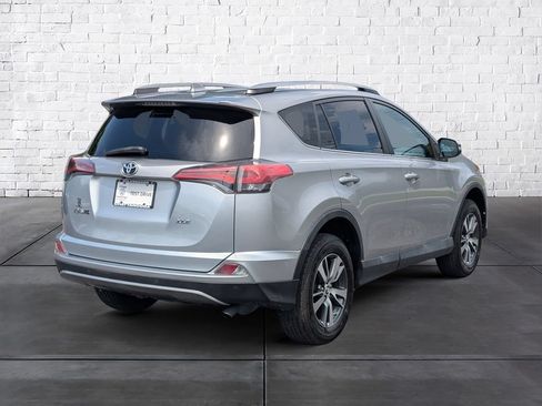 Used 2018 Toyota RAV4 XLE FWD image 7