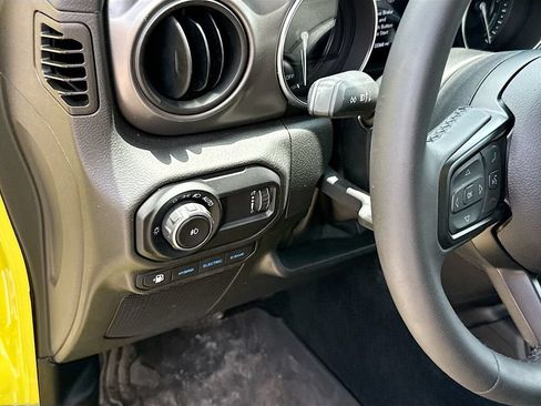 Used 2023 Jeep Wrangler Unlimited w/ Convenience Group AWD/4WD image 11