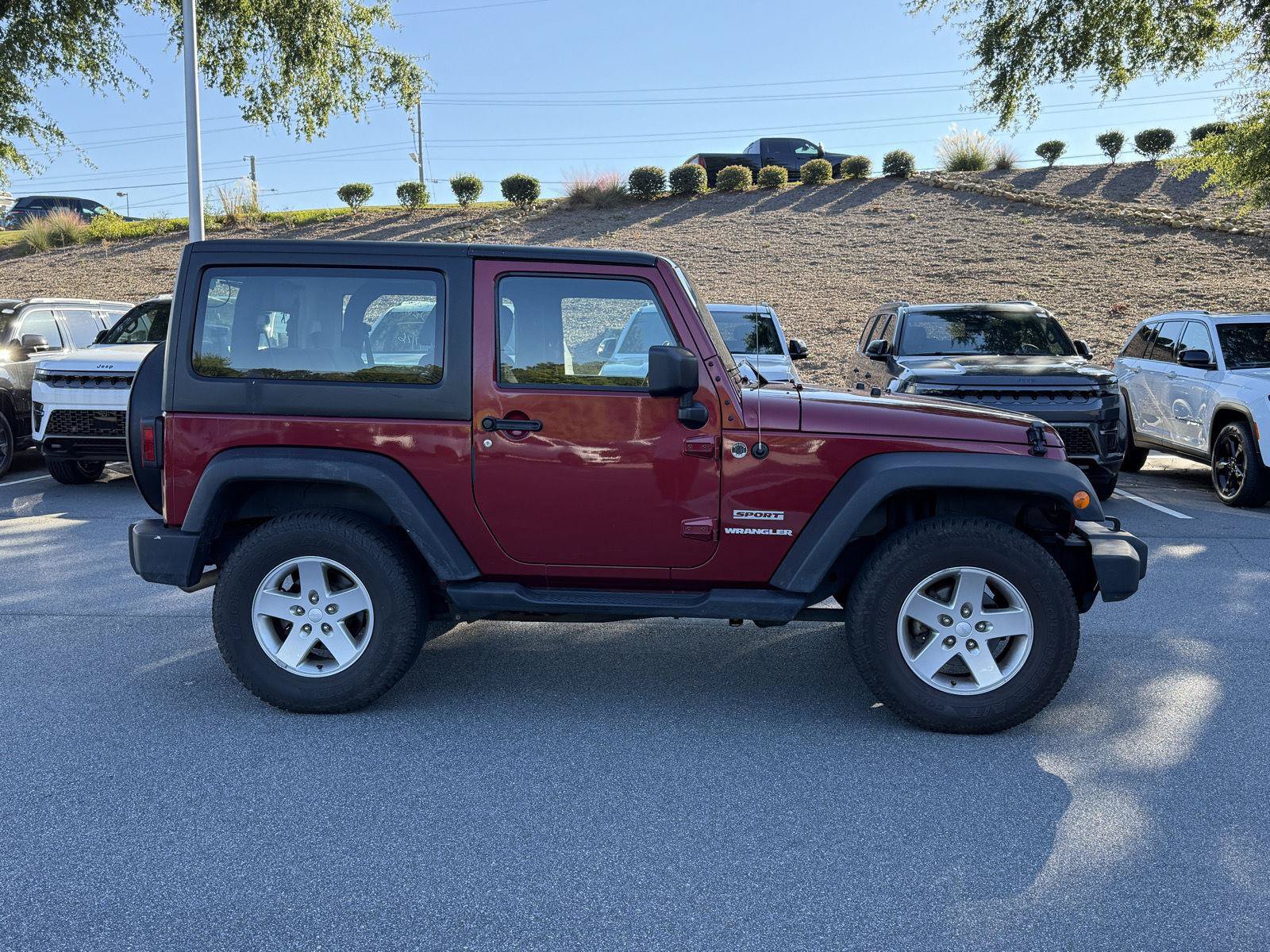 Used 2013 Jeep Wrangler Sport AWD/4WD image 6