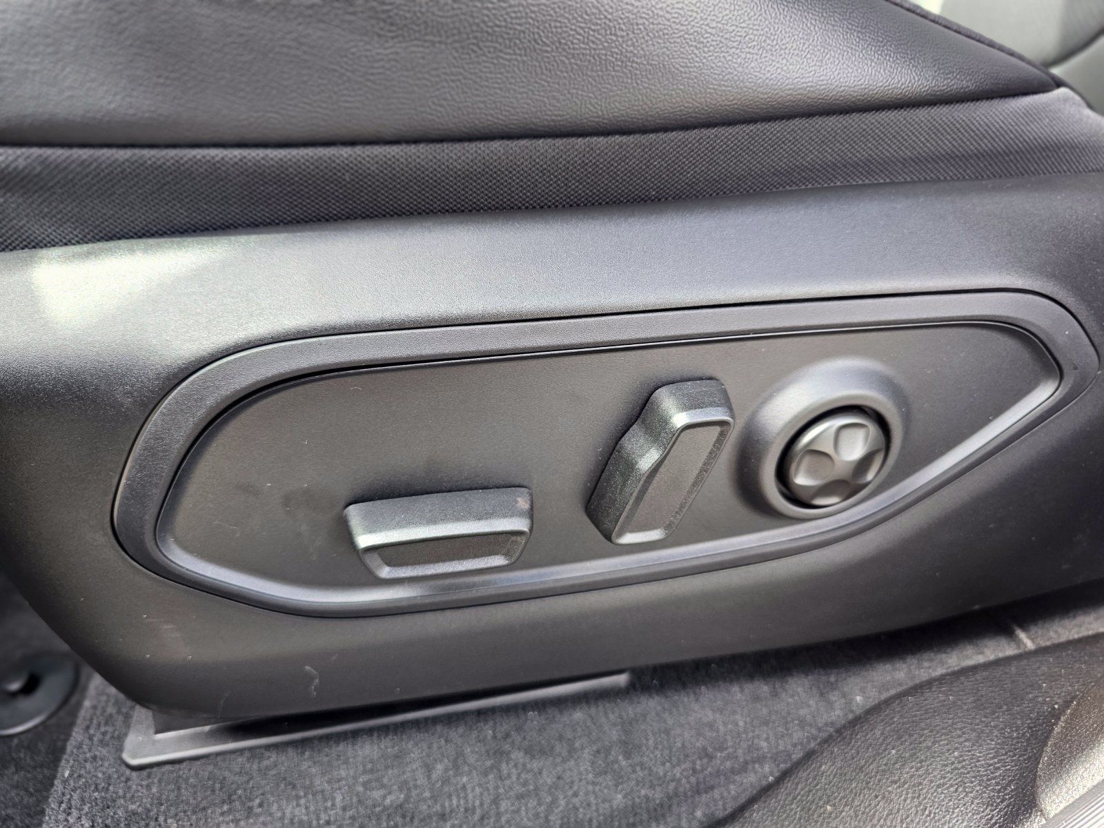 New 2027 Jeep Grand Cherokee Limited AWD/4WD image 31