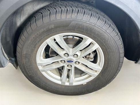 Used 2023 Ford Explorer XLT w/ Equipment Group 202A AWD/4WD image 11