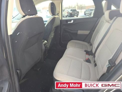 Used 2020 Ford Escape SE image 39