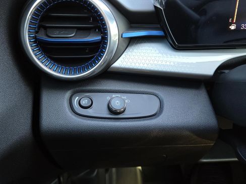 New 2026 Chevrolet Trax LT w/ Driver Confidence Package image 9