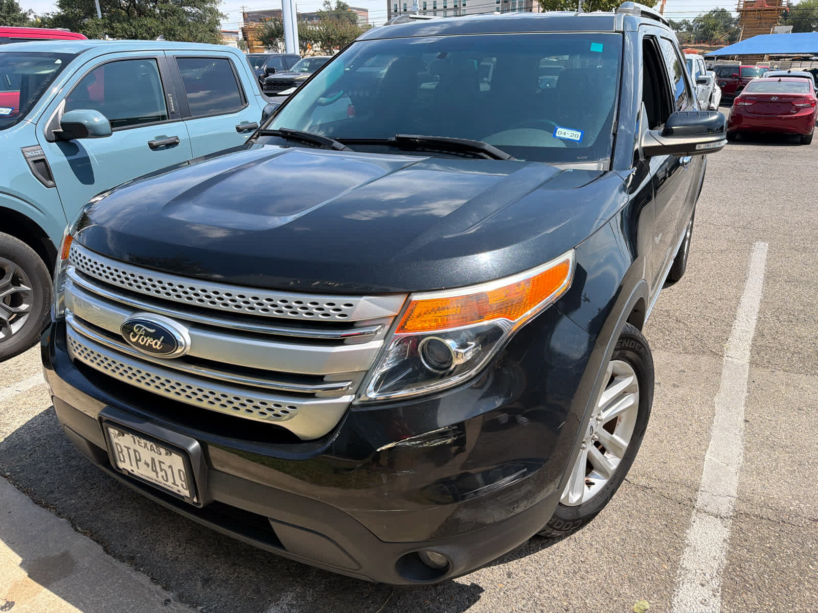 Used 2013 Ford Explorer XLT FWD image 2