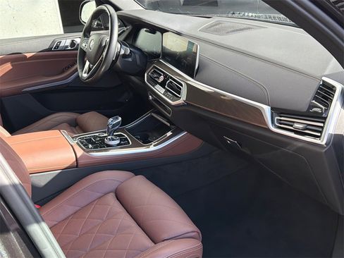 Used 2023 BMW X5 xDrive45e w/ Executive Package image 4