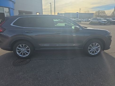 Used 2025 Honda CR-V EX image 3
