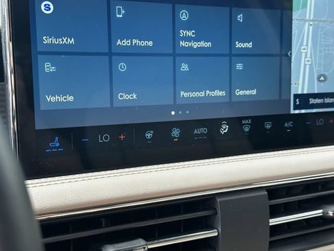 Certified 2025 Lincoln Corsair AWD w/ Equipment Group 101A image 23
