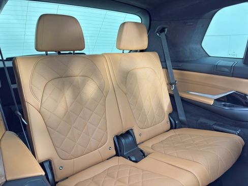 Used 2023 BMW X7 xDrive40i w/ M Sport Package image 47