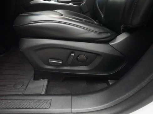 Used 2021 Ford Explorer XLT w/ Equipment Group 202A AWD/4WD image 30