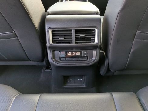 Used 2026 Volkswagen Atlas SE FWD image 25