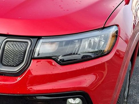 Certified 2022 Jeep Compass Limited image 12