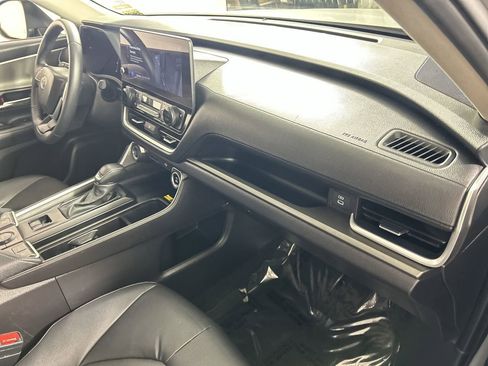 Used 2025 Toyota Grand Highlander AWD image 26