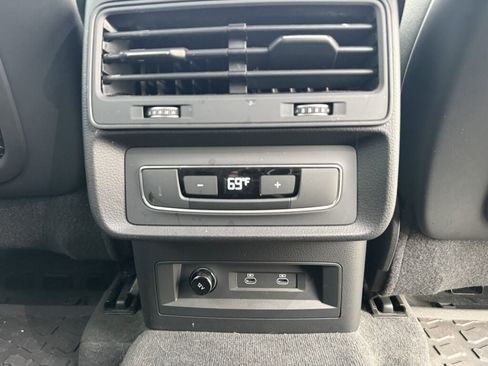 Used 2022 Audi Q7 3.0T Premium image 28