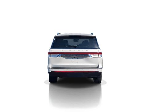 Used 2024 Lincoln Navigator Reserve image 7