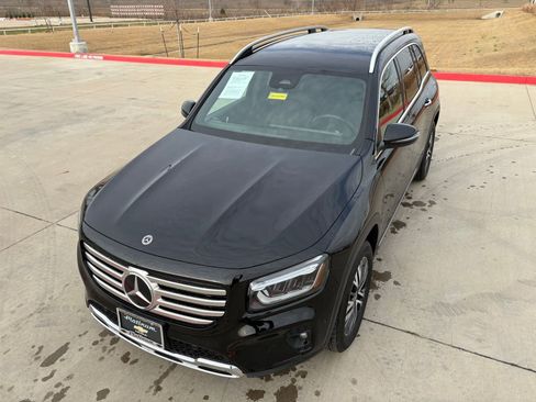Used 2025 Mercedes-Benz GLB 250 4MATIC image 11