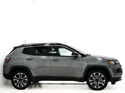 Used 2022 Jeep Compass Limited w/ Sun and Sound Group AWD/4WD image 5
