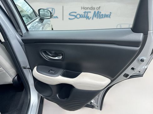 Certified 2025 Honda HR-V LX image 29