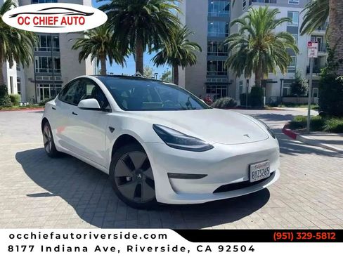 Used 2023 Tesla Model 3 Standard Range image 1