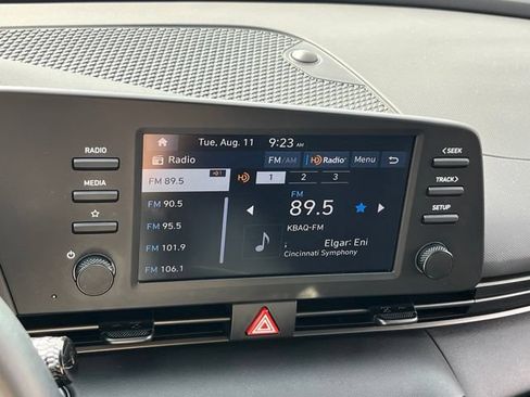 Used 2025 Hyundai Elantra Sport FWD image 19