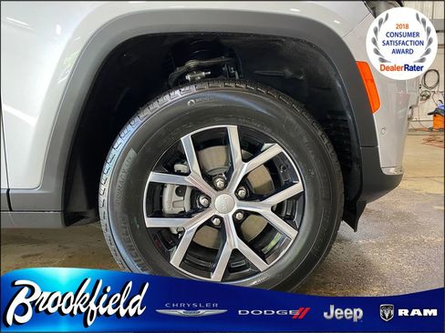 New 2025 Jeep Grand Cherokee L Limited w/ Luxury Tech Group II image 9