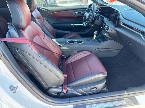 Used 2024 Ford Mustang GT Premium image 12