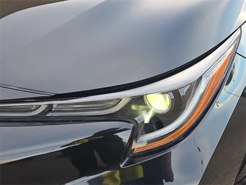 Used 2020 Toyota Corolla XSE image 31