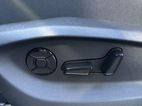 New 2026 Volkswagen Tiguan SE image 14