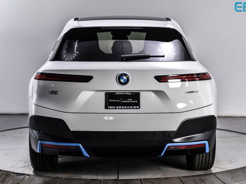 Used 2023 BMW iX xDrive50 w/ BMW I Signature Blue Package image 5