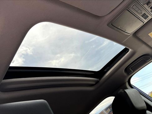 Used 2021 Honda CR-V EX-L image 17